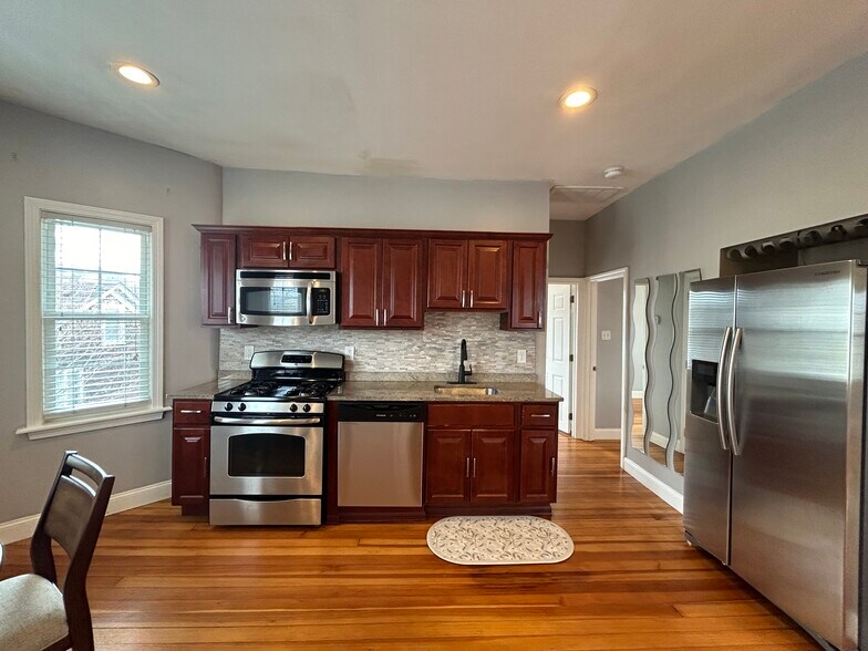 Building Photo - 193 Mount Hope Ave