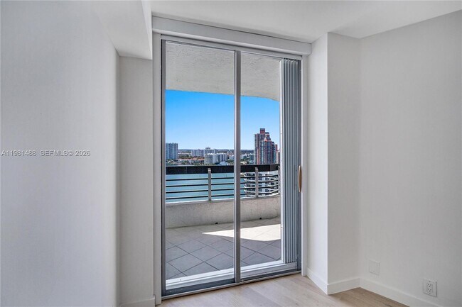 Building Photo - 19101 NE 36th Pl