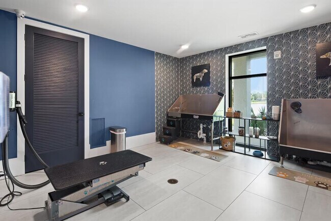 Building Photo - 8890 Founders Square Dr