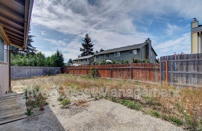 Building Photo - 14701 SE 16th Cir