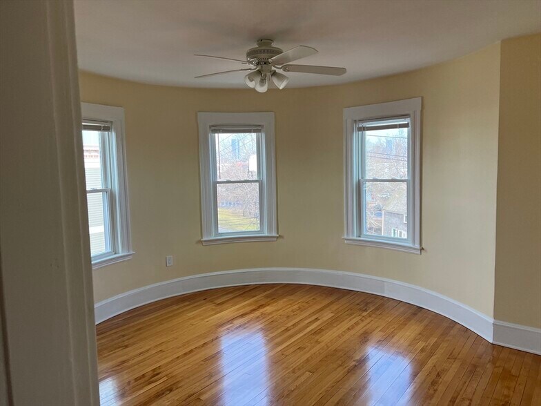 Building Photo - 5 Dawes Ter
