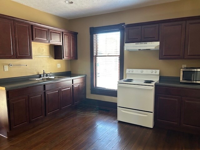 Building Photo - 96 E Franklin St