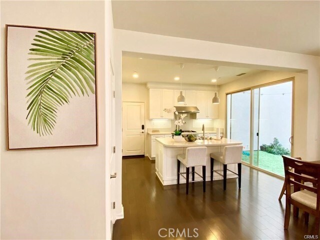 Building Photo - 62 Emerald Clover