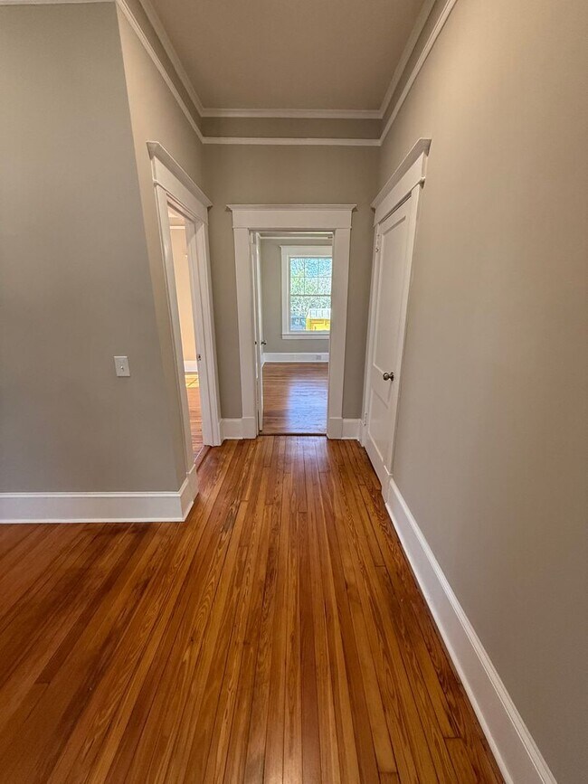 Building Photo - 4 Bedroom Fully Remodeled House Located in Five Points!