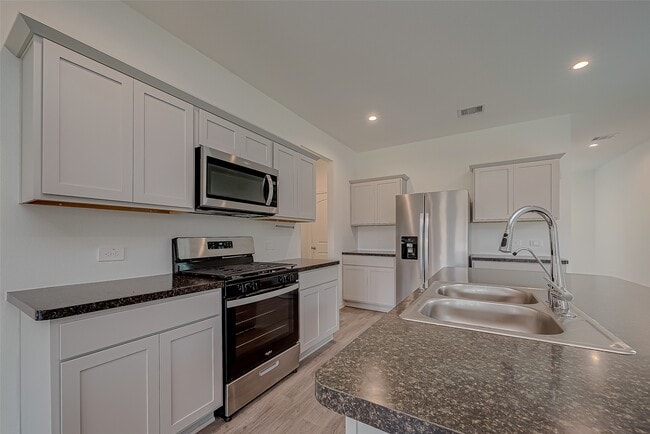 Building Photo - 24330 Elmwood Falls Dr