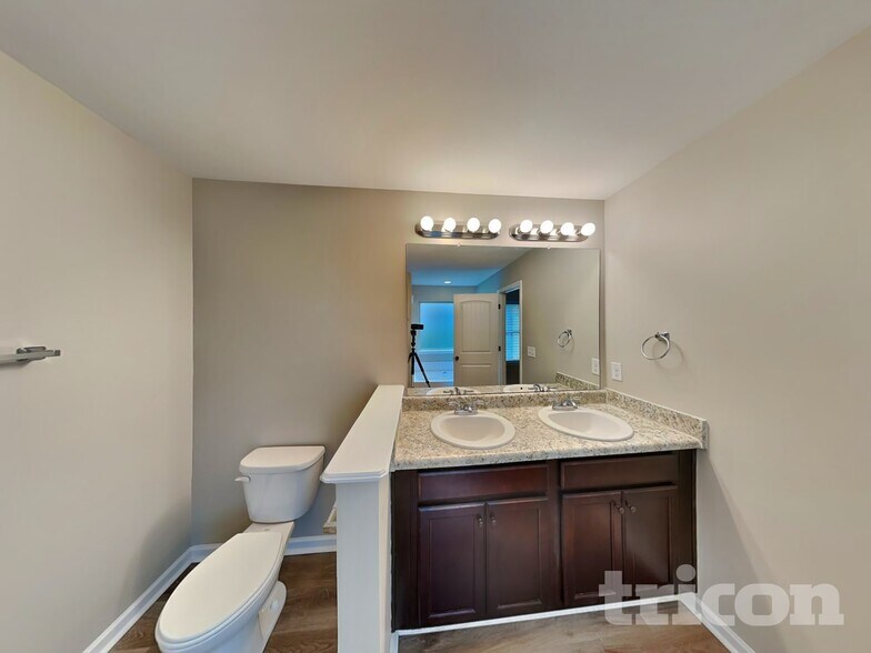 Building Photo - 203 Magnaview Dr