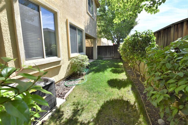 Building Photo - 3303 Southerland Rd