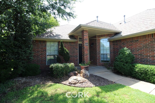 Building Photo - 2808 Stonebrook Rd