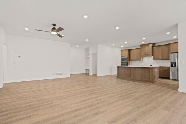 Building Photo - 6321 Murano Way