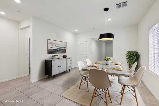 Building Photo - 10971 Meridian Flds Ave