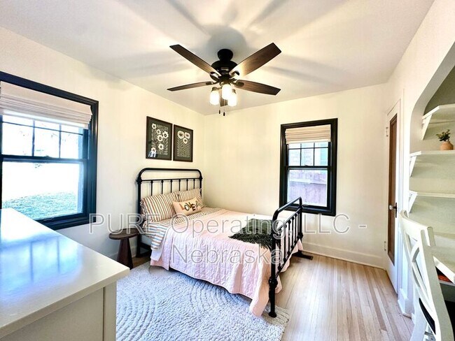 Building Photo - 4928 Happy Hollow Blvd