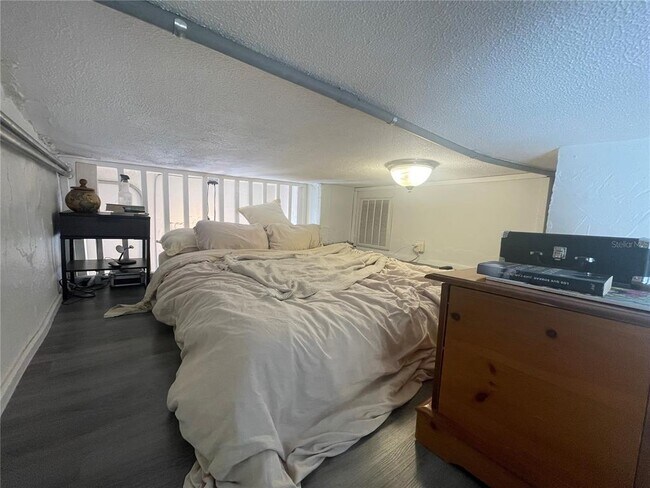 Building Photo - 2305 W Texas Ave