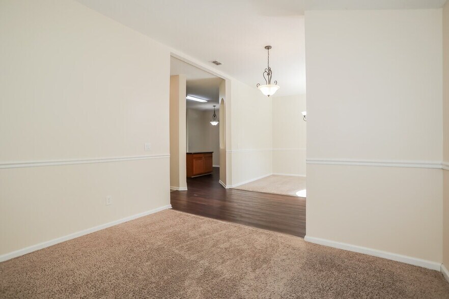 Building Photo - 3460 Live Oak Hollow Dr