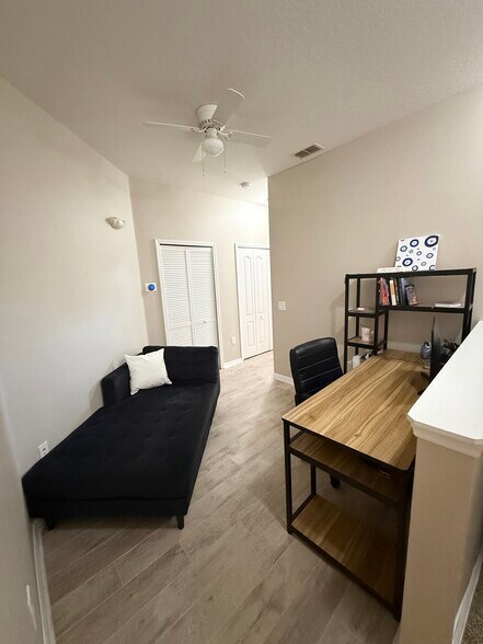 Desk - 222 Bexley Dr