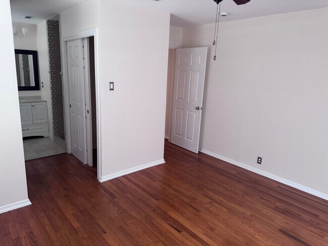 Building Photo - 1322 Viewridge Dr