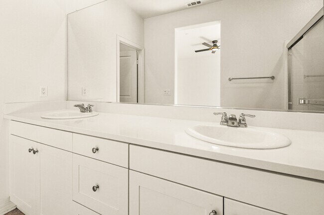 Building Photo - 29752 Wolf Glen Ct