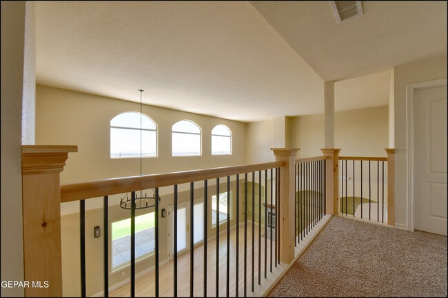 Building Photo - 6732 Pearl Ridge Dr