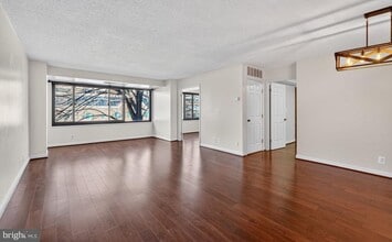 Building Photo - 1077 30th St NW