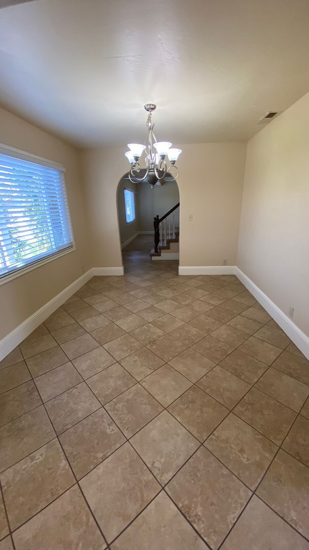 Building Photo - 352 Ohio Cir