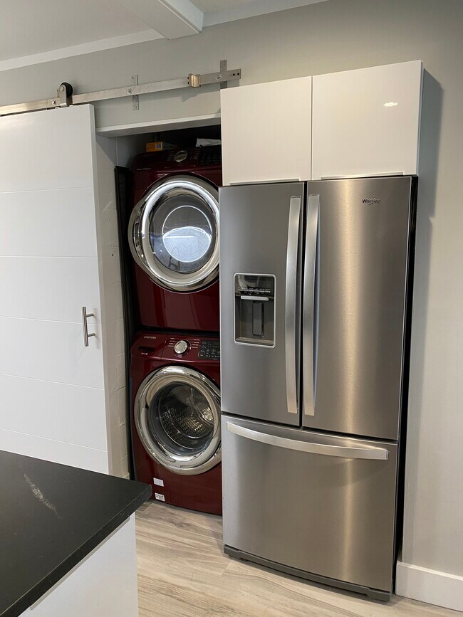 Building Photo - 7 Hughes Pl