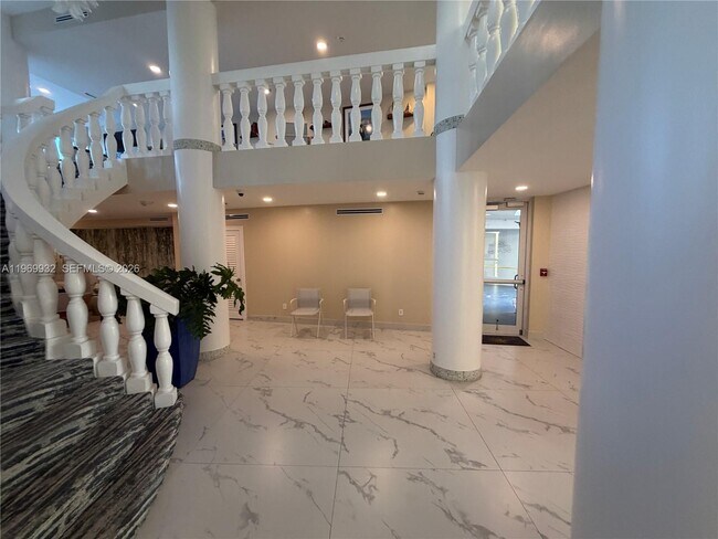 Building Photo - 710 N Ocean Blvd