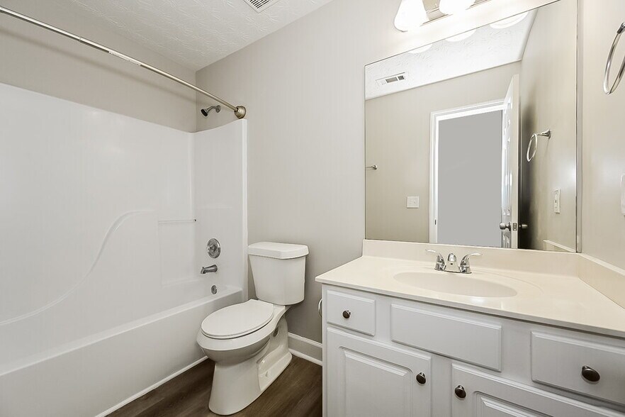 Building Photo - 7600 Crestwicke Crossing Dr