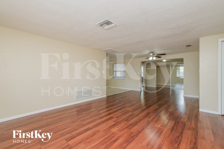 Building Photo - 3206 Coldwell Dr