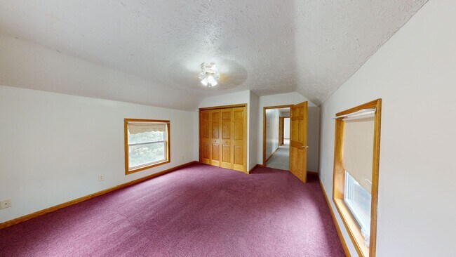 Building Photo - 4 bedroom farm house in Plymouth Shiloh Schools