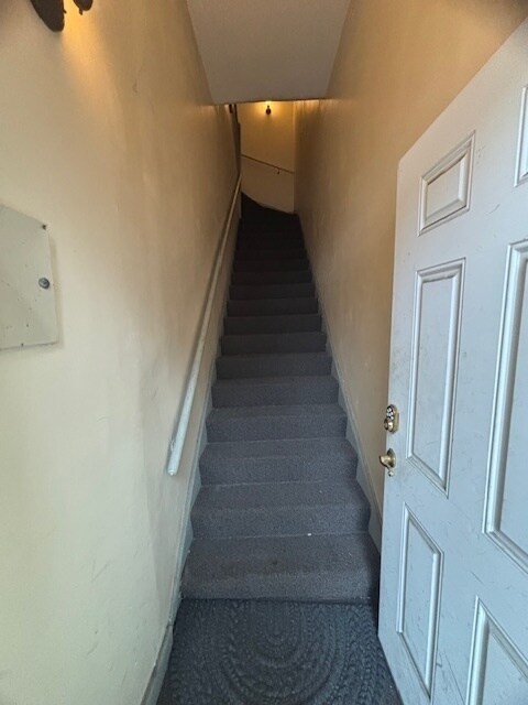 Building Photo - 3477 N Clark St