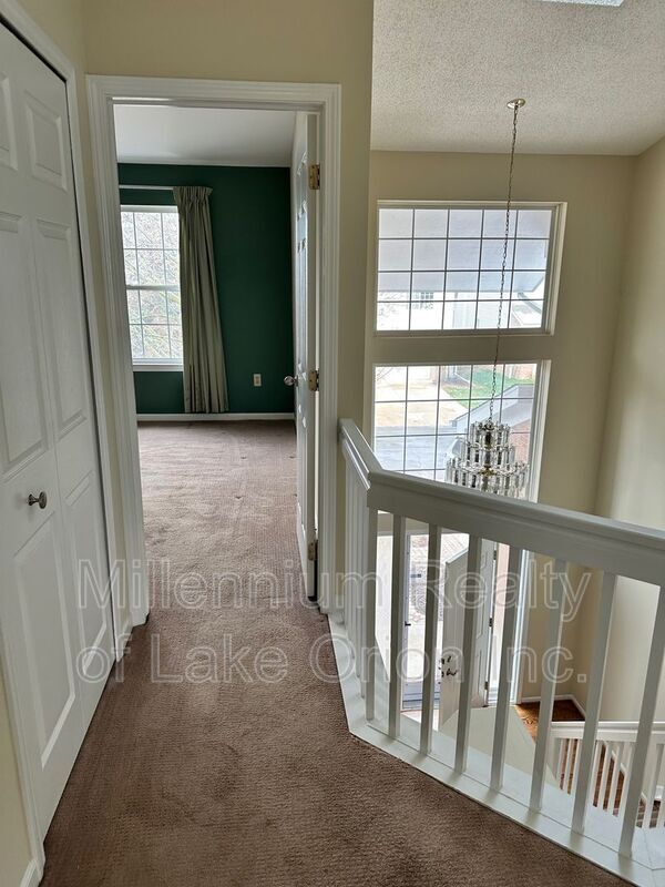 Building Photo - 3189 Silverbrook Dr
