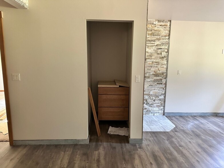 Building Photo - 1252 Paradise Rd