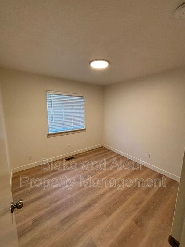 Building Photo - 3607 NE 158th Ave