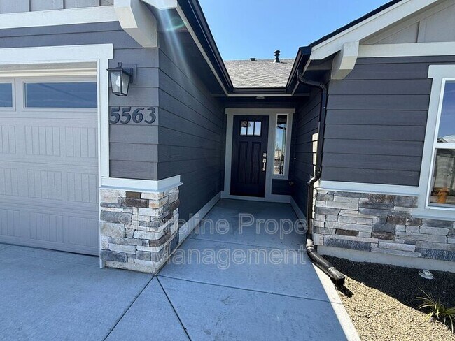 Building Photo - 5563 E Garby St