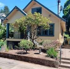 Building Photo - 3-Bedroom, 2-Bathroom House with Attached Garage and Workshop Near Belmont and SE 45th