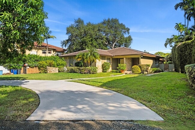 Building Photo - 1175 NE 102nd St