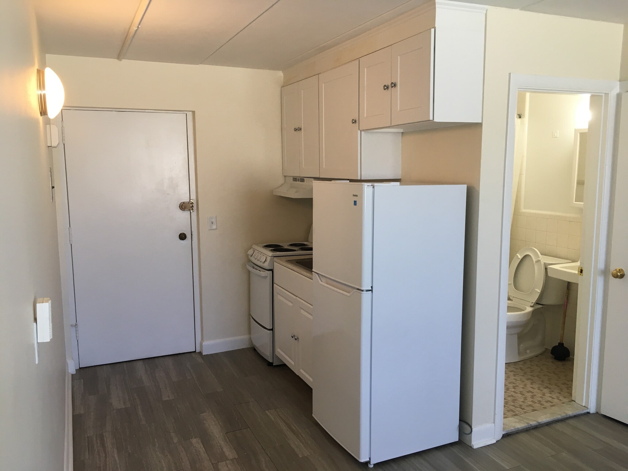 Building Photo - 186 Lexington St