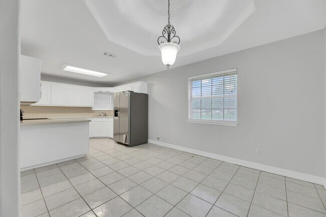 Building Photo - 5221 Tallow Ct