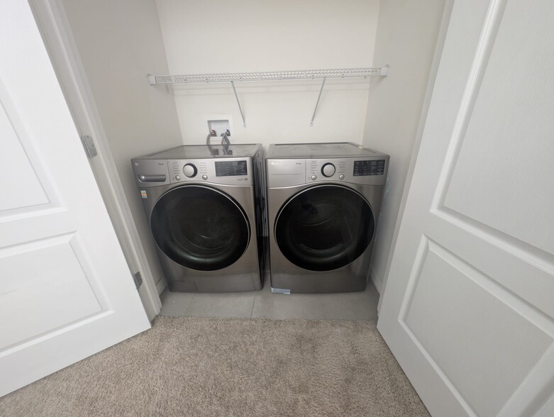 Building Photo - 9710 Hound Chase Dr