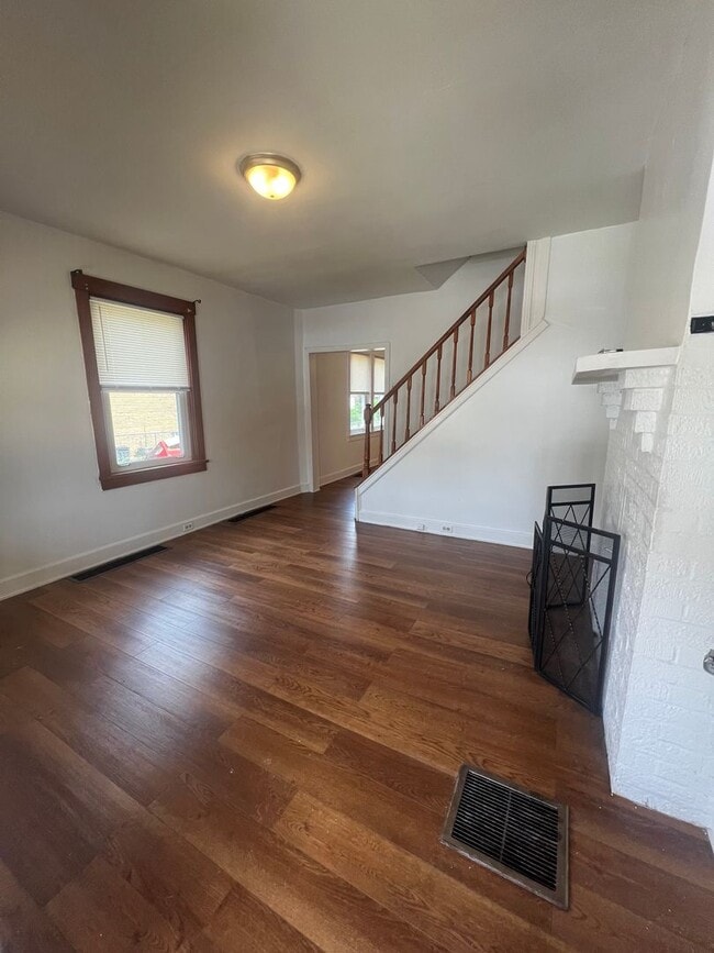 Building Photo - Spacious 2 bedroom in the heart of Ingram
