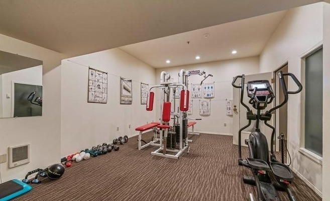 Building Photo - 3028 Western Ave