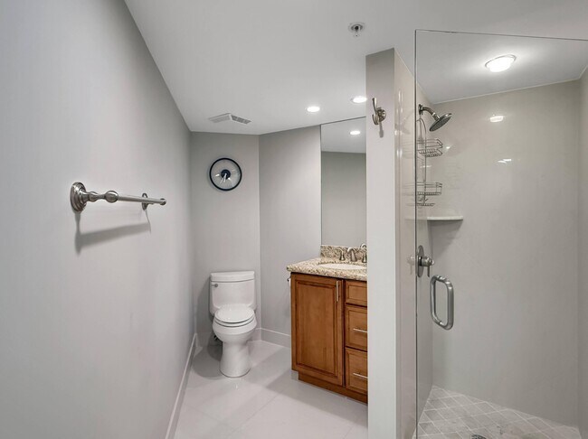 Building Photo - 3000 N Ocean Dr