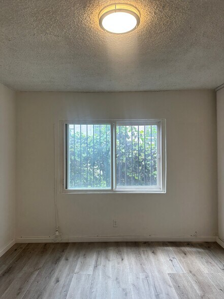 Building Photo - 1317 W 97th St