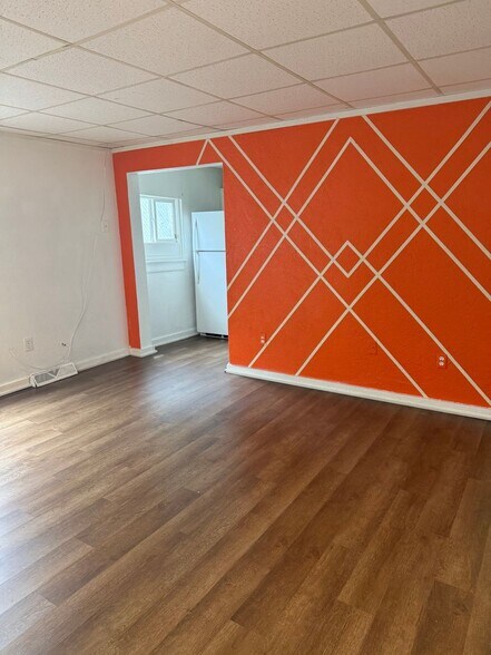 Building Photo - 512 Carothers Ave