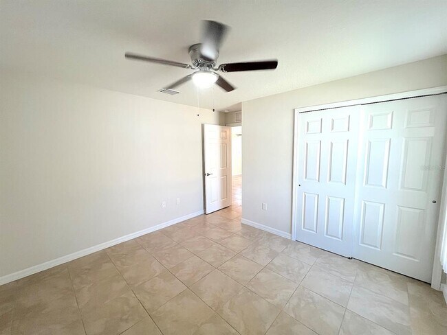 Building Photo - 9 Raemond Ln