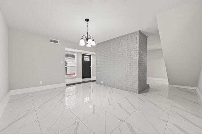 Building Photo - 7739 Antoine Dr