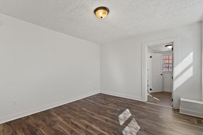 Building Photo - Coming Soon - Spacious 4 Bedroom, 2 Bath H...