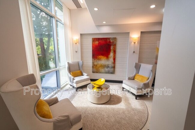 Building Photo - 1225 Martha Custis Dr