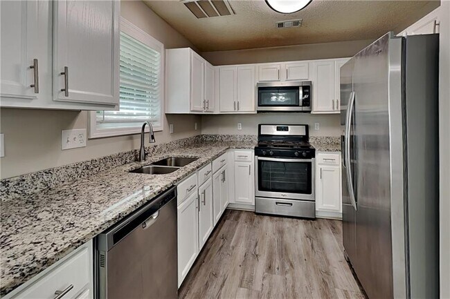 Building Photo - 100 Rosemont Ct