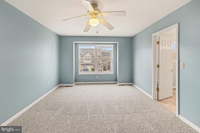 Building Photo - 156 Sparrow Rd