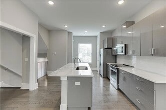 Building Photo - 456 Parkway Dr NE